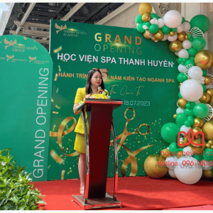 Khách hàng phát biểu tại Lễ khai trương