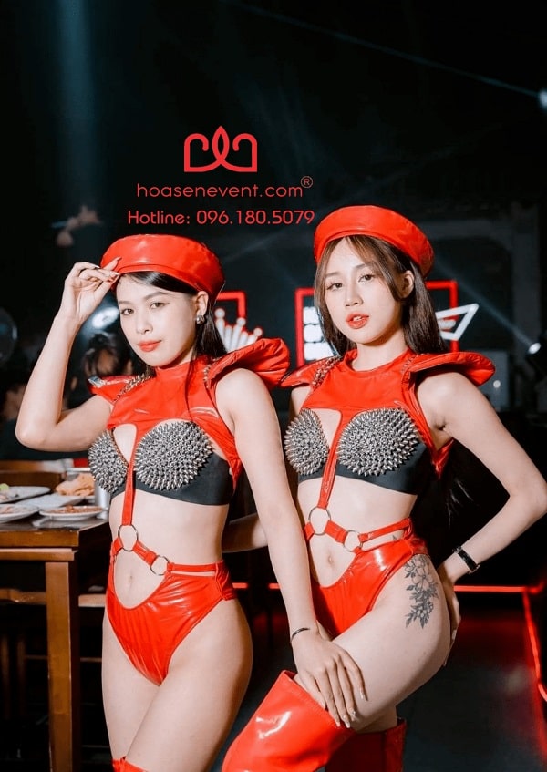 2 Dancer sexy quẩy cùng Dj