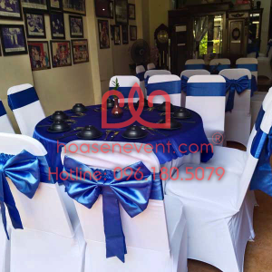 Bàn Tròn 1m2: Tiện lợi, phù hợp cho các buổi tiệc, sự kiện có không gian hạn chế.