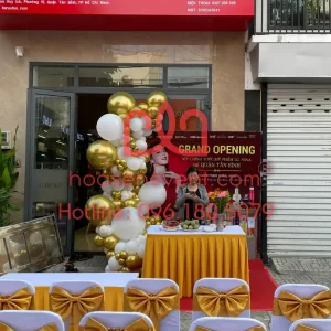 Ghế banquet trắng phối nơ vàng gold