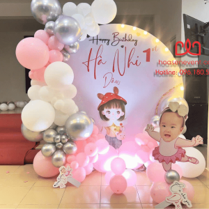 trang trí thôi nôi sinh nhật trọn gói
