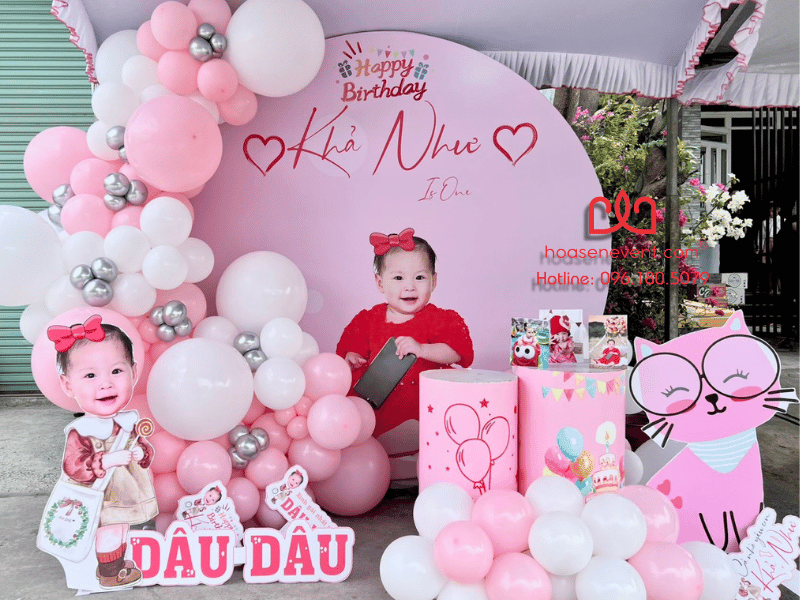 Trang trí thôi nôi chủ đề Dâu tây