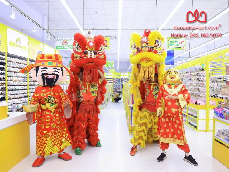 Múa Lân xông đất rước Lộc