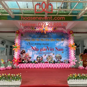 Trang trí sân khấu khai giảng bằng bong bóng