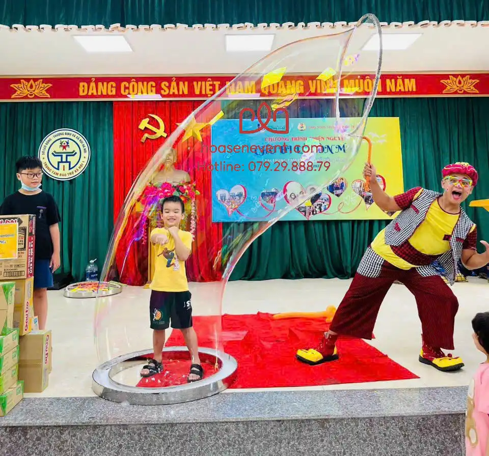 Cho thuê chú hề Bong bóng Khổng lồ tại Gò Vấp 